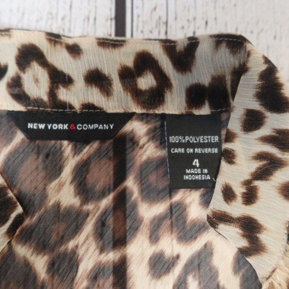 NEW YORK & CO Top Women's Ruffled V-Neck Sleeveless Leopard Brown 4 - Picture 8 of 9